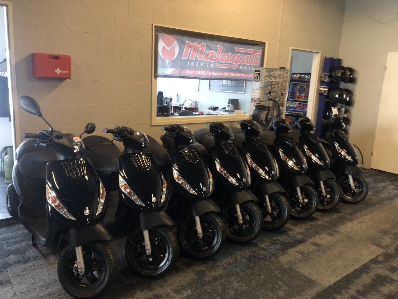 GROOTAANBOD 120X PIAGGIO ZIP VESPA SPRINT AEROX PEUGEOT SPEEDFIGHT KISBEE