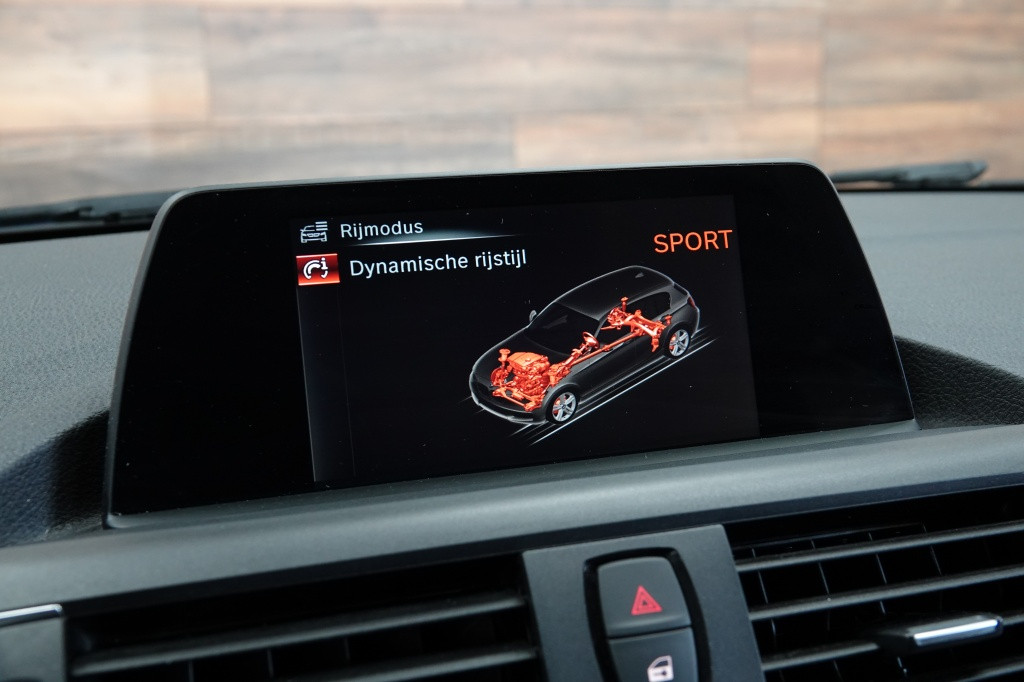 BMW 1 Serie 116i executive | cruise | navi | pdc | stoelv. |