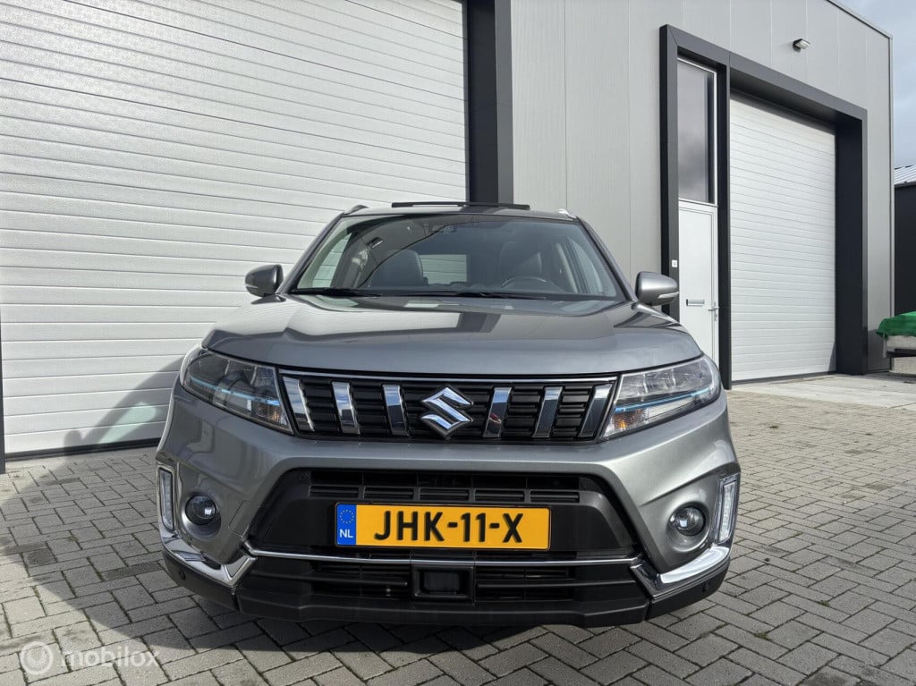 Suzuki Vitara 1.4 boosterjet style smart hybrid
