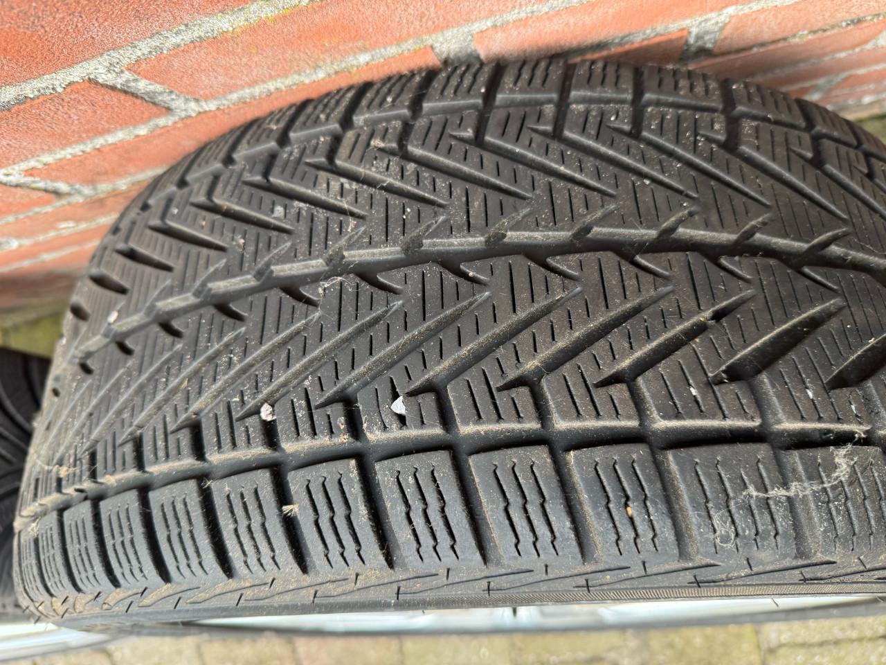 Originele VW velgen met winterbanden