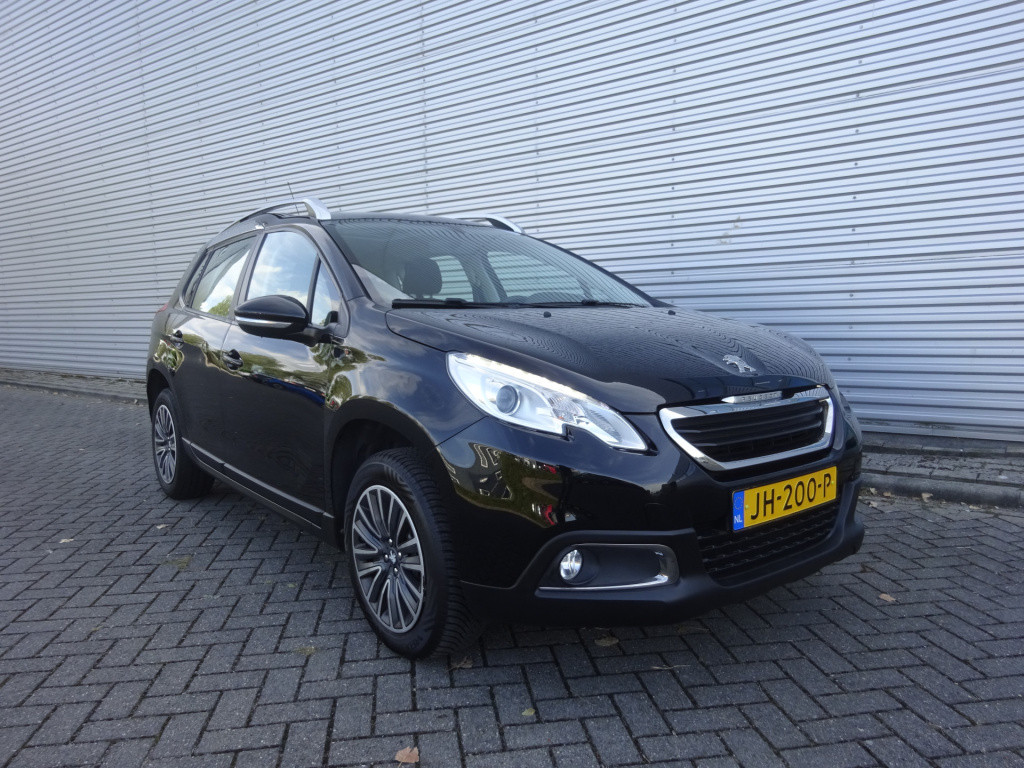 Peugeot 2008 1.2 puretech active panoramadak / trekhaak / navigatie