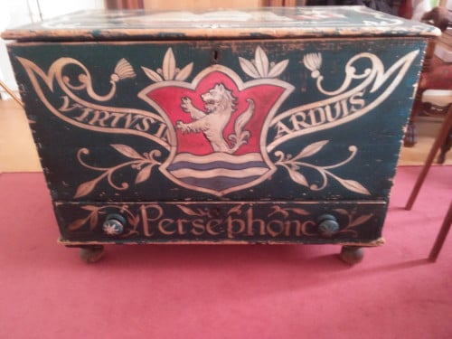 Houten kist met lade