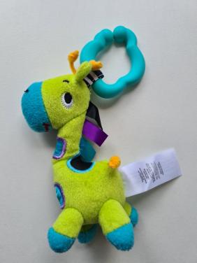 Playgro Activity Friend Lupe Llama hangspeeltje met een bijtring.