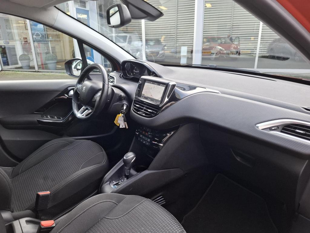 Peugeot 208 110 allure automaat eat6 nav/clima/lmv
