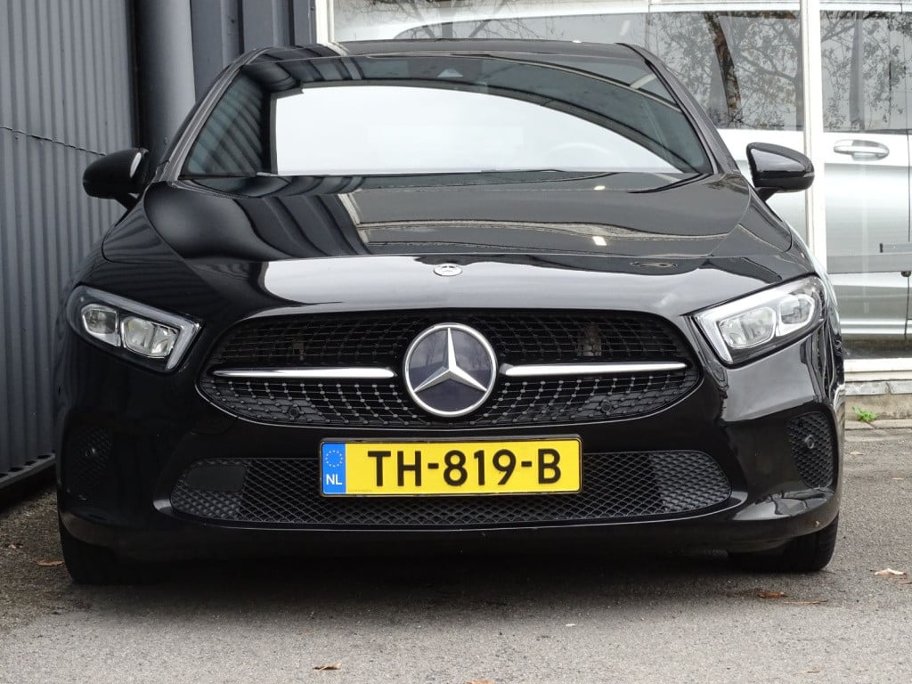 Mercedes-Benz A-Klasse 200 advantage | pano | 18" | led