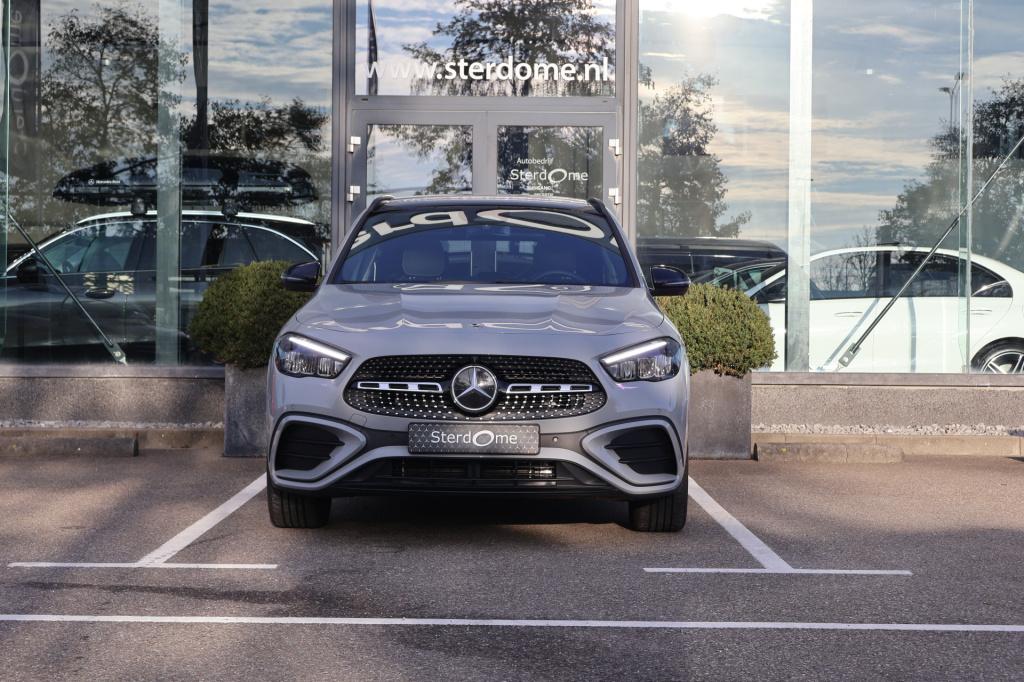 Mercedes-Benz Gla-klasse 200 amg line l mbux l panoramadak l led high perfo
