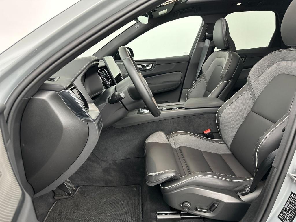 Volvo XC60 t6 398pk recharge ultra black edition| pano| 360camera| h&k soun