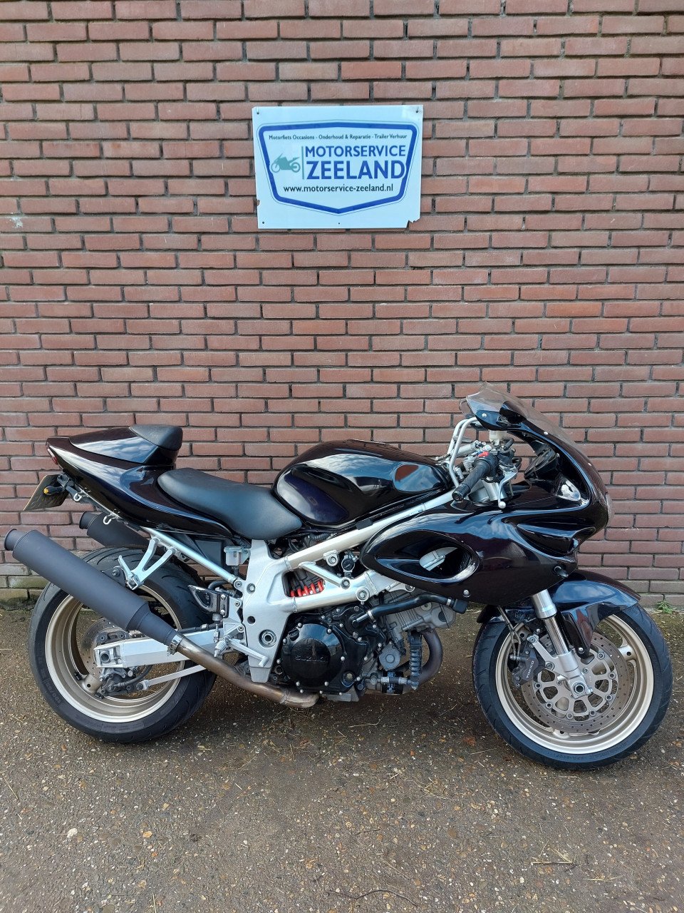 Suzuki TL1000S (Old school superbike)