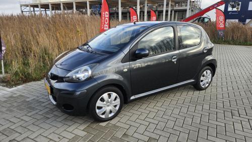 Zuinige 5drs TOYOTA AYGO 1.0 Comfort / NL AUTO / NAP / 78.111 KM !! / 1:23