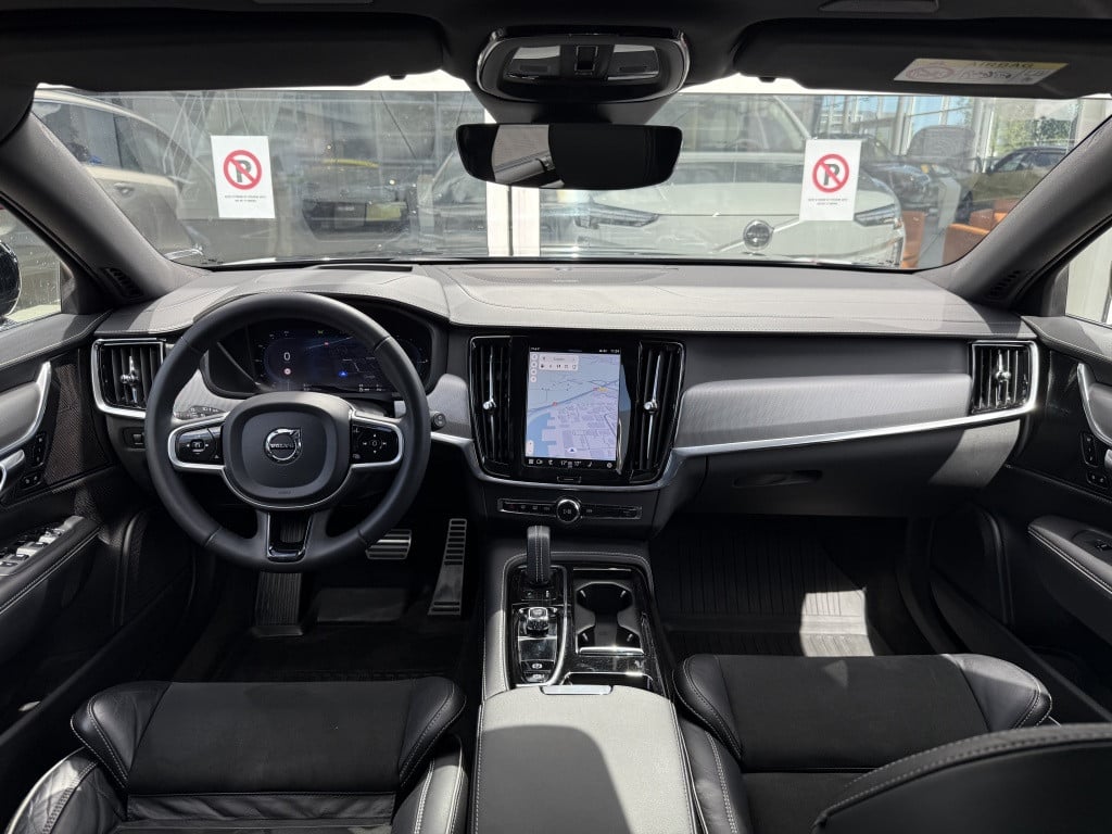 Volvo V90 t6 340pk recharge r-design| panodak| adap.cruise| 360camera| tre