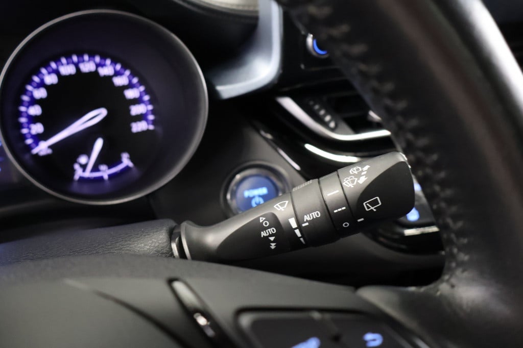 Toyota C-hr 1.8 hybrid dynamic | trekhaak