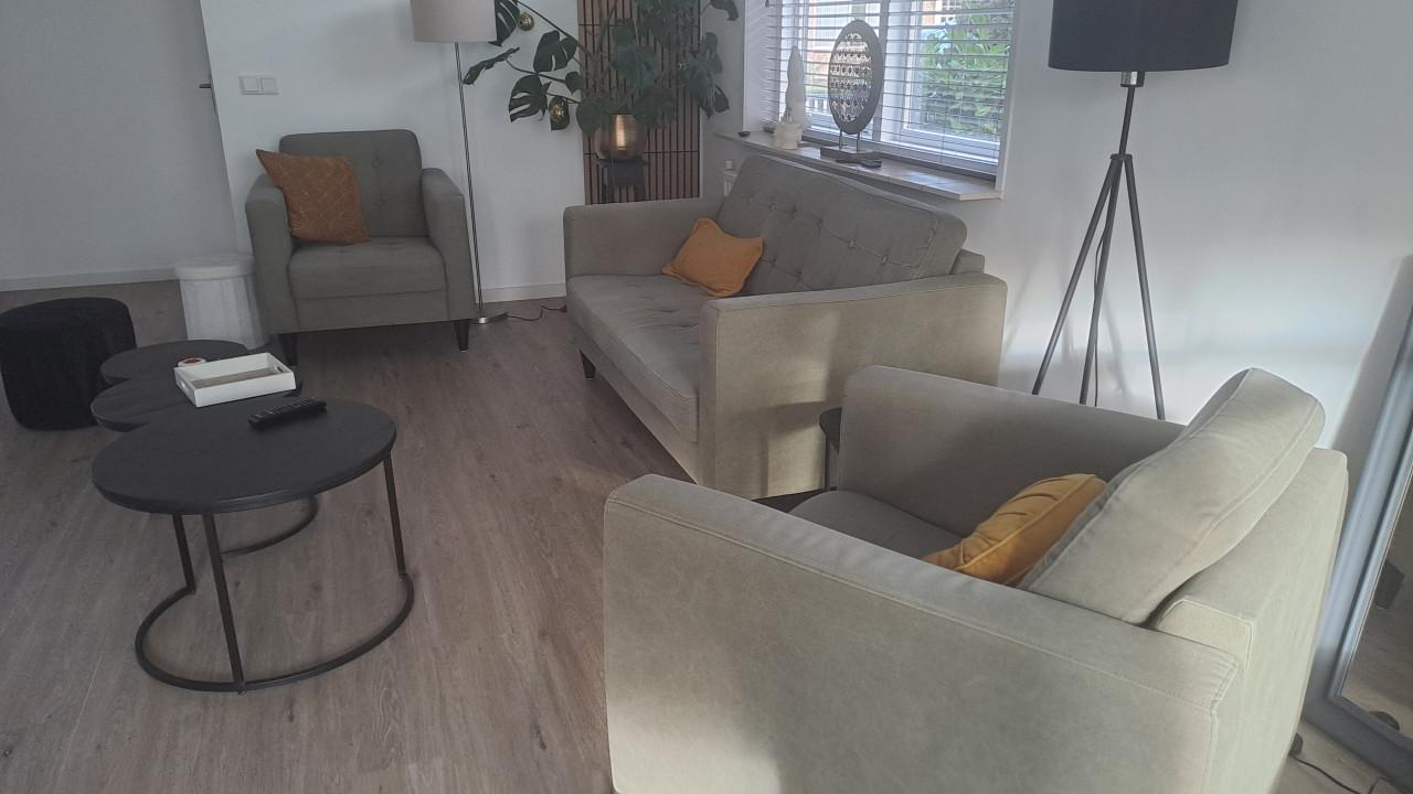 Mooie bank met 2 losse stoelen