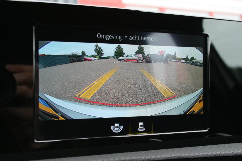 Mercedes-Benz A-Klasse 180 business solution amg