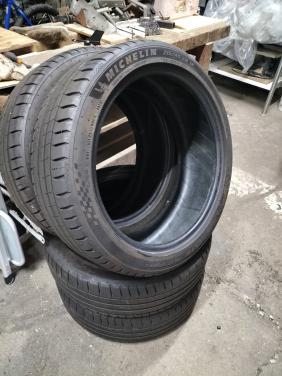 4x Michelin Pilot Sport 215/45 ZR18 93Y zomerbanden