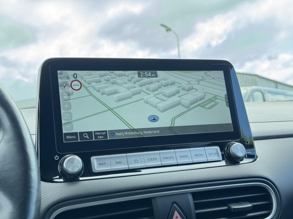 Hyundai Kona ev premium 64 kwh 3-fase lader | navigatie | stoelventilatie +