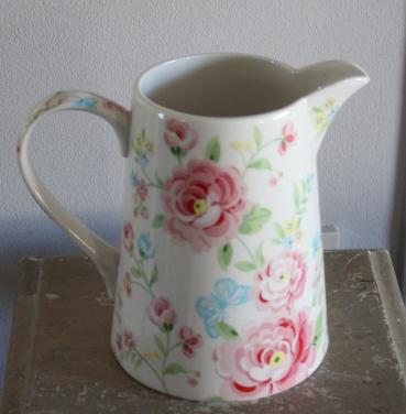 Gebloemde kan schenkkan