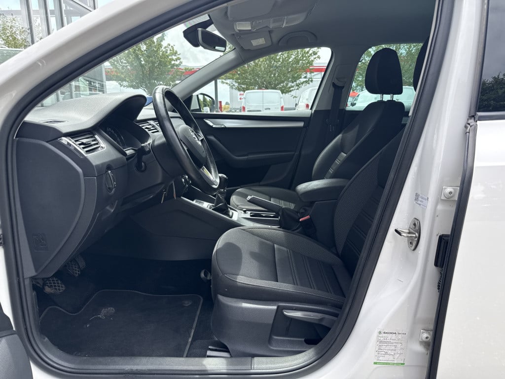 Skoda Octavia combi 1.0 tsi ambition business | nl-auto | navi | carplay | 