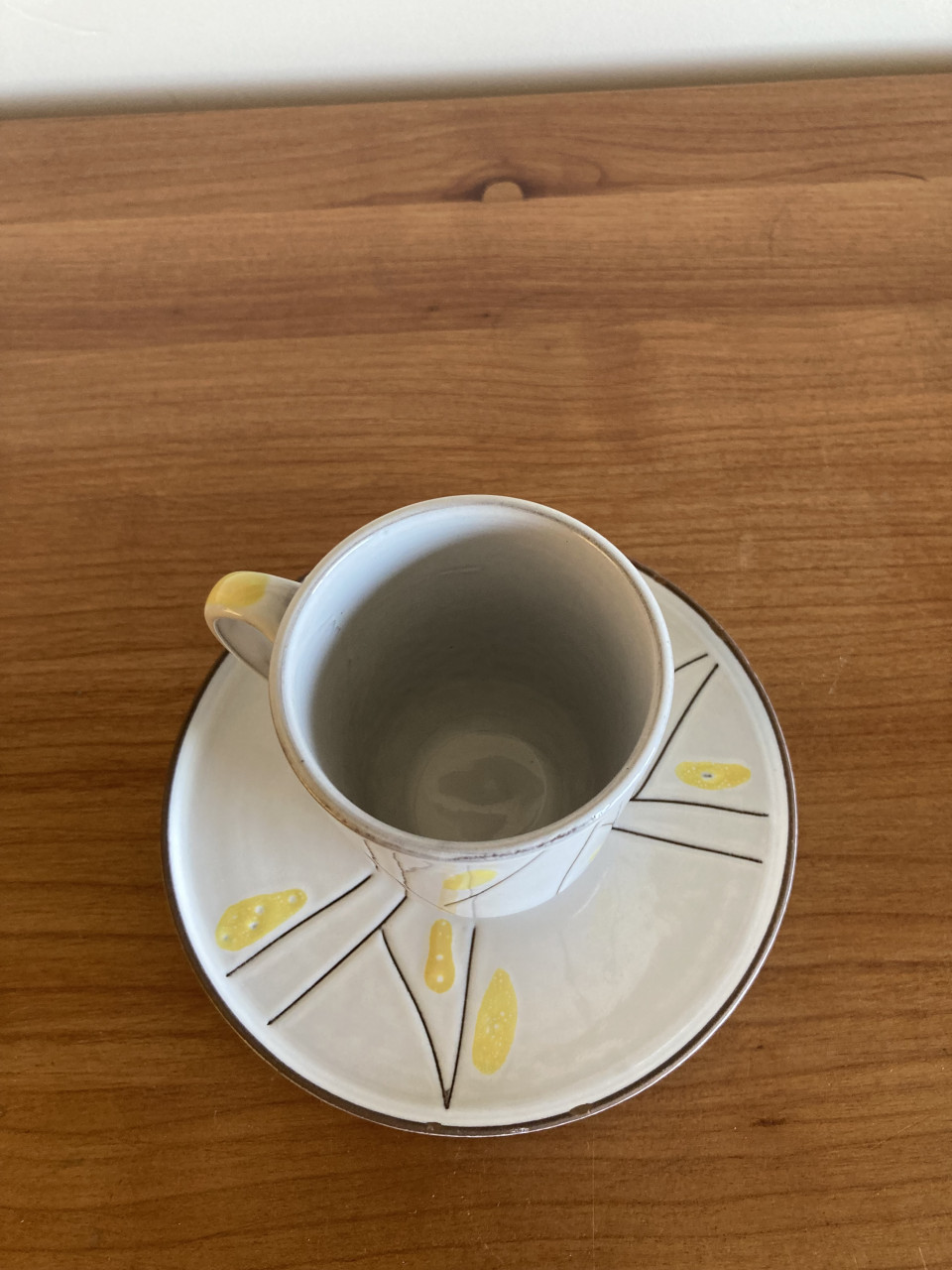 2 vintage kop en schotels geel en groen Mid Century