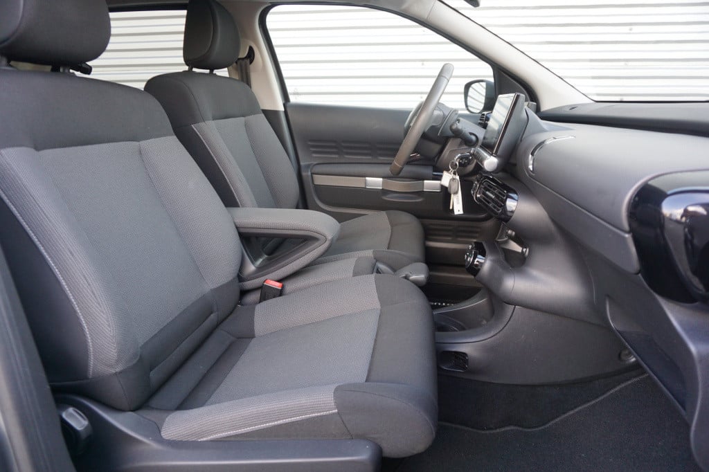 Citroen C4 Cactus 1.2 puretech shine airco / navi / carplay / elektr. ramen