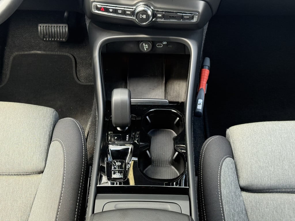 Volvo XC40 2.0 b4 plus dark