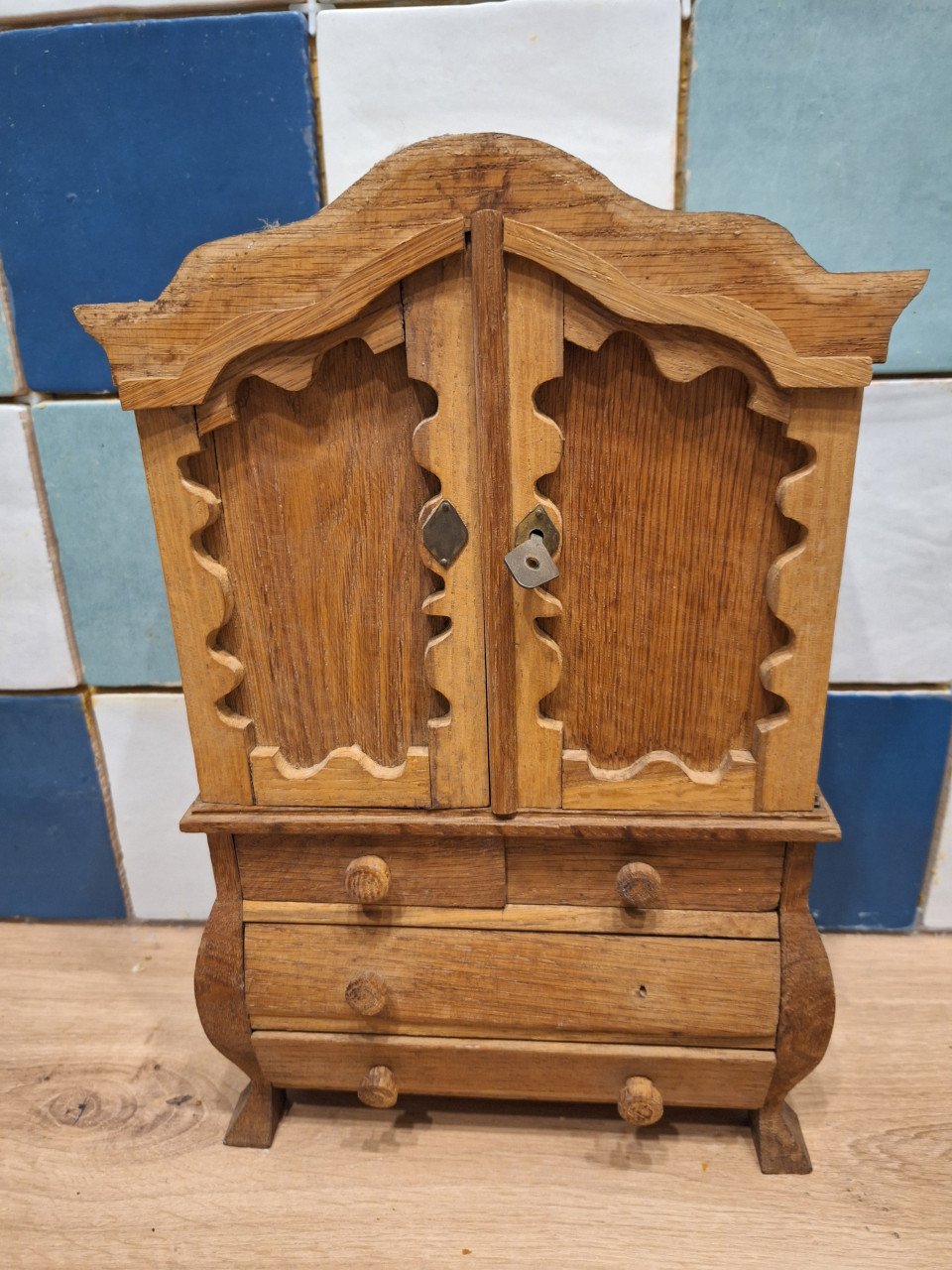 Decoratief minikastje