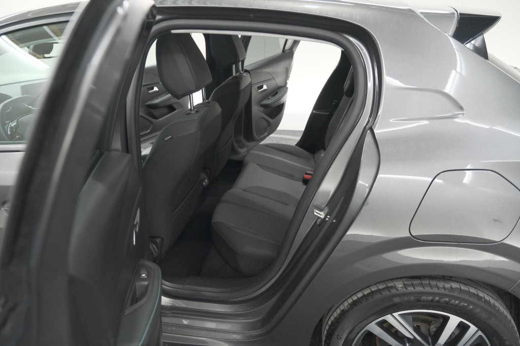Peugeot 208 puretech 100 allure pack | camera | apple carplay | stoelverwar