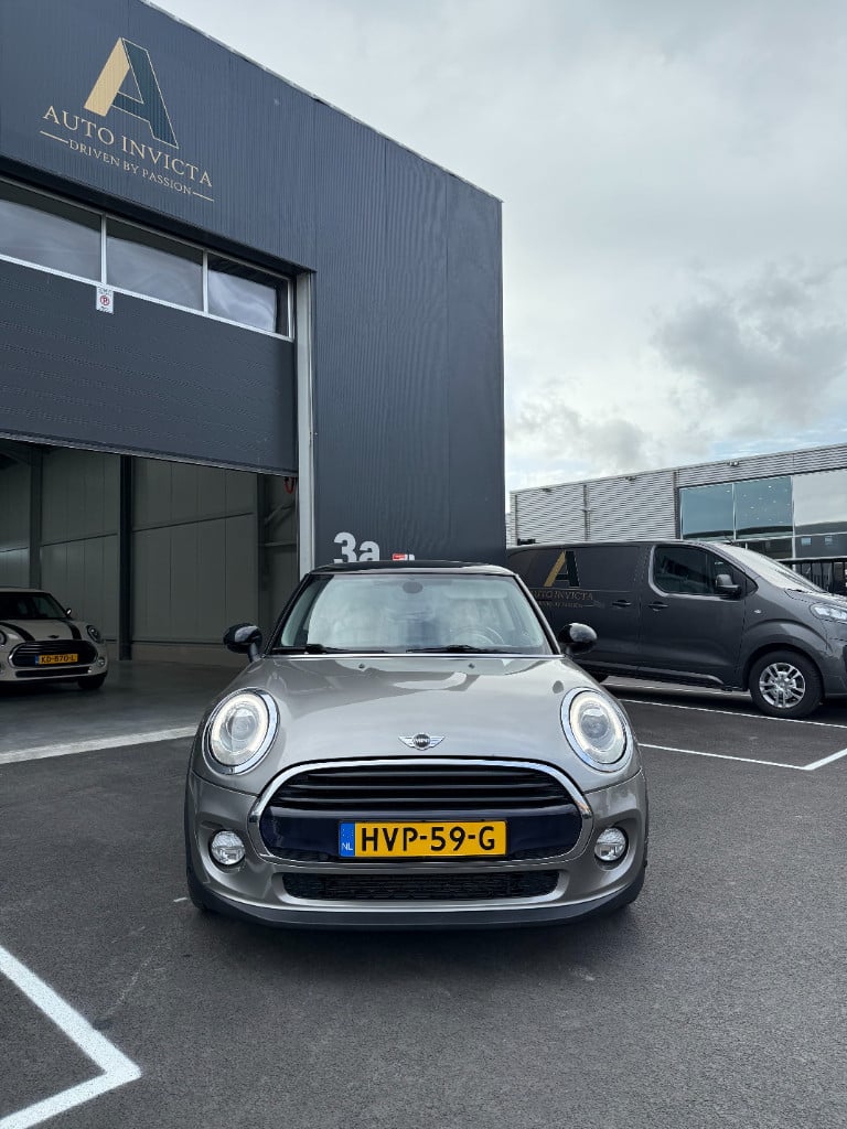 Mini Cooper 1.5 - chili - pano