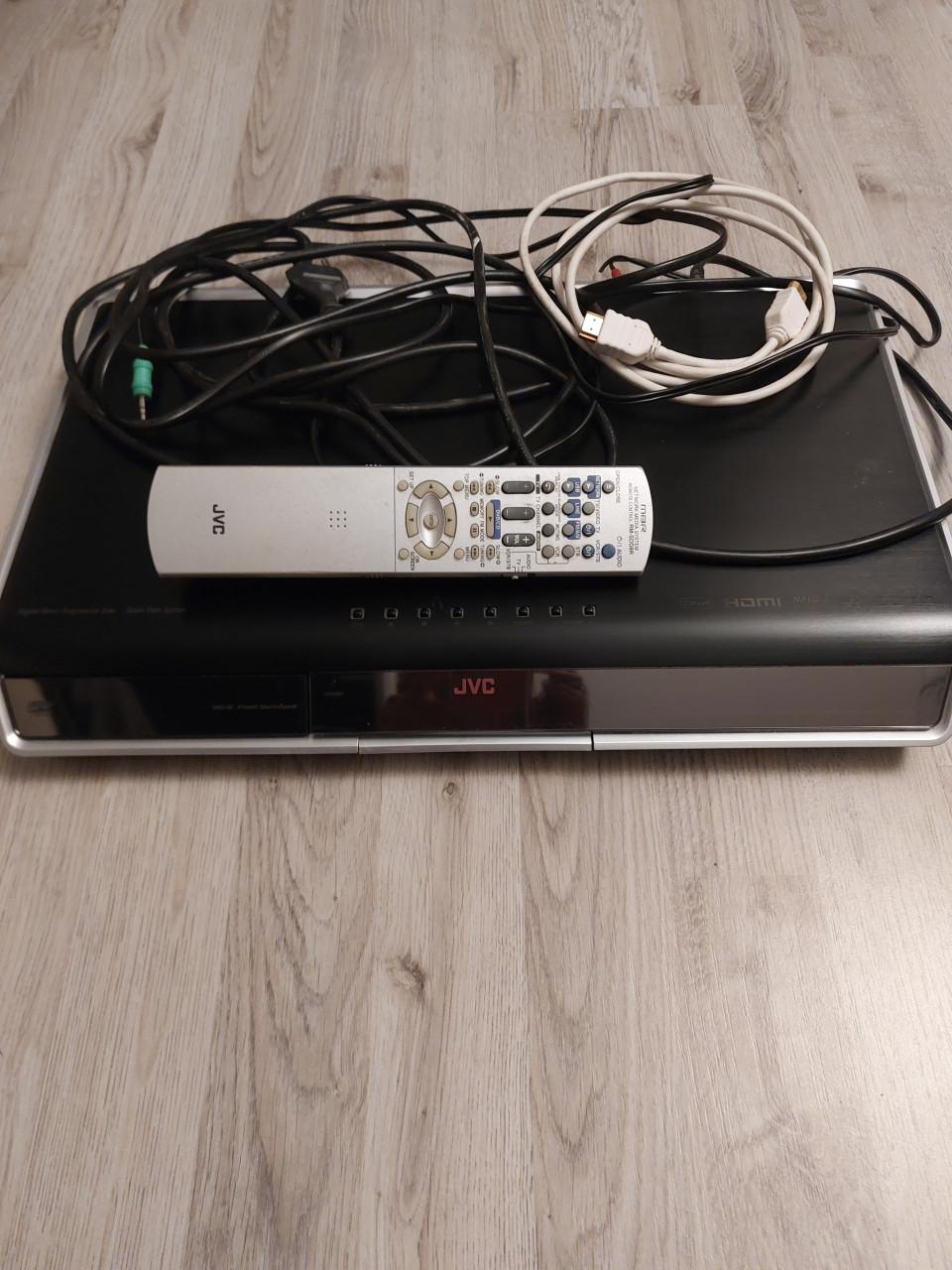 TV+Soundbar + Subwoofer + 2 Speakers + Audio/DVD/CD-speler