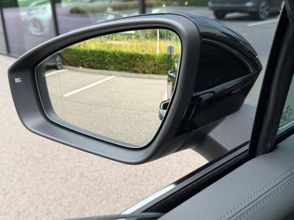 Volkswagen Tiguan 1.5 ehybrid elegance 204pk | trekhaak | 20 inch | 360 cam