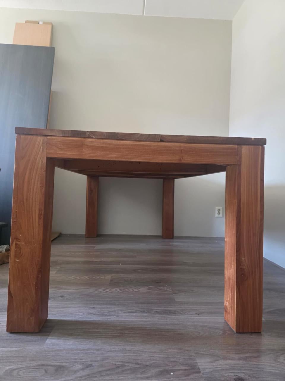 Grote acaciahouten eettafel 200x100 cm – recent opgeknapt