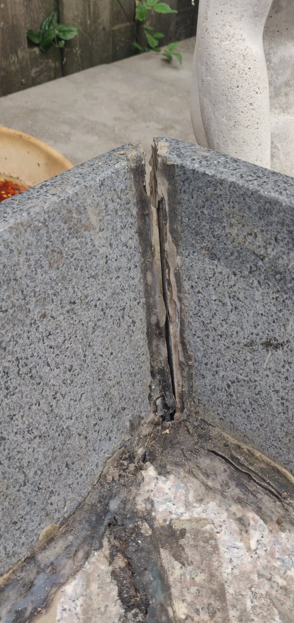 Granieten plantenbak gratis af te halen