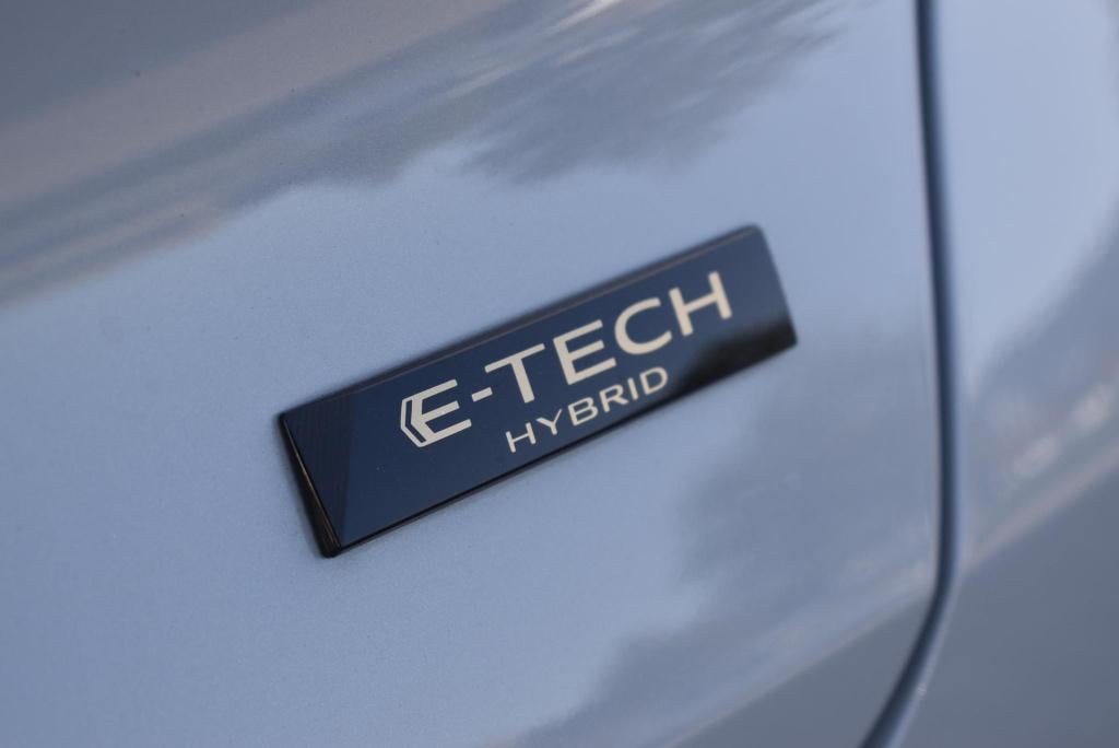 Renault Captur 1.8 e-tech full hybrid 160 techno | climate control | adapti