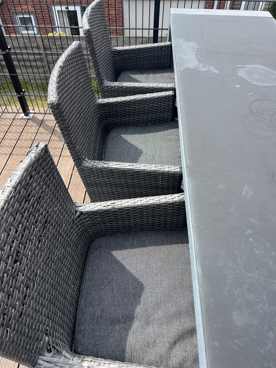 Complete tuinset met 6 krukken (incl. kussens)