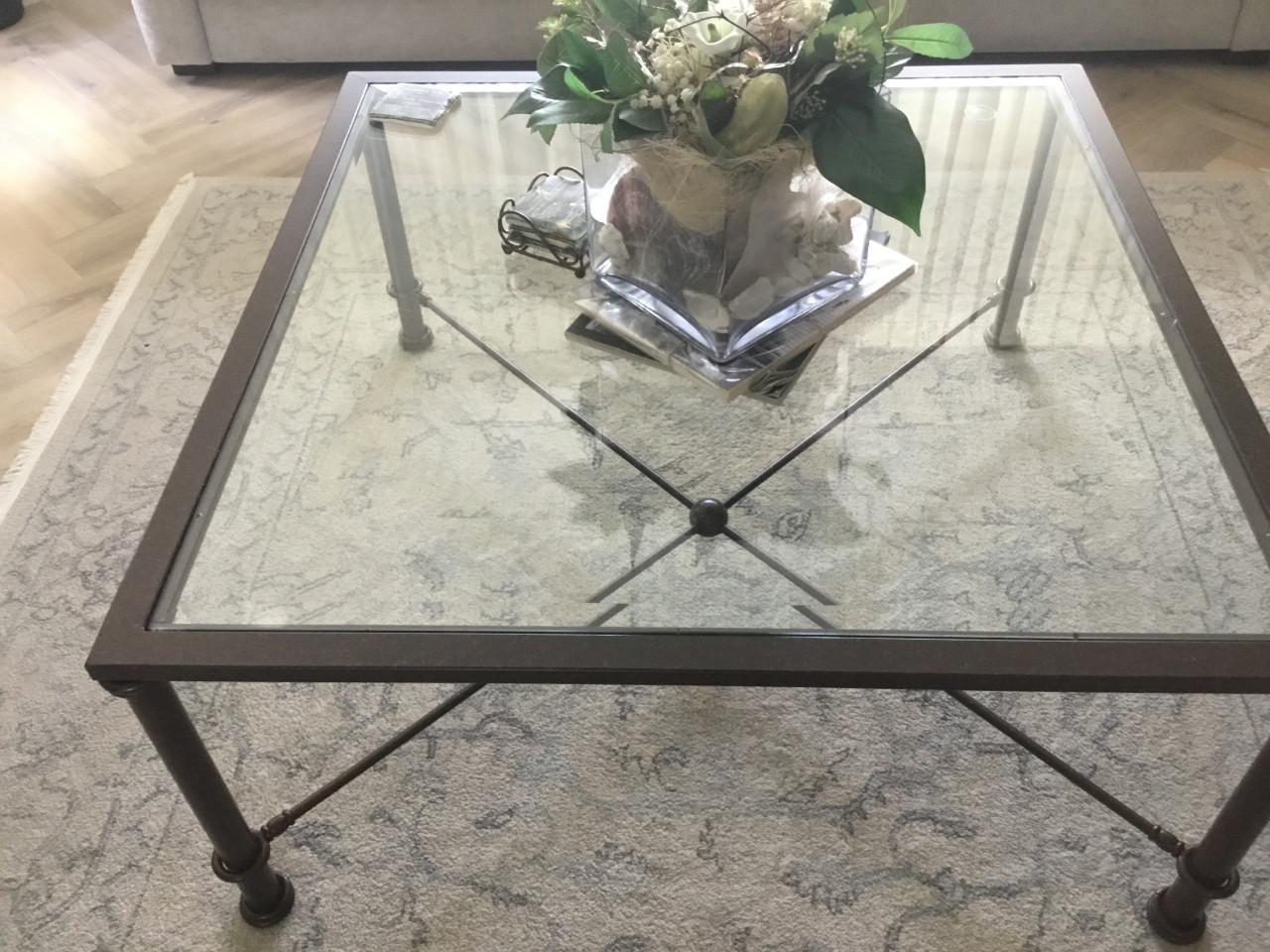 Salontafel, metalen onderstel, glazen blad