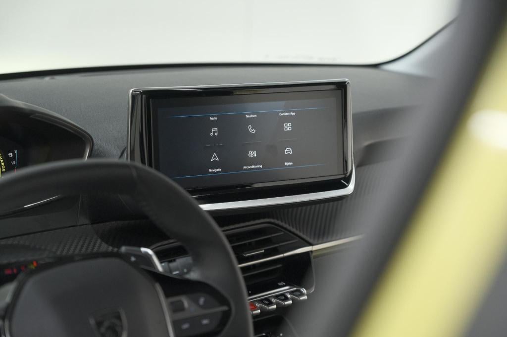 Peugeot 208 1.2 hybrid 110 e-dcs6 style | parkeersensoren | apple carplay |