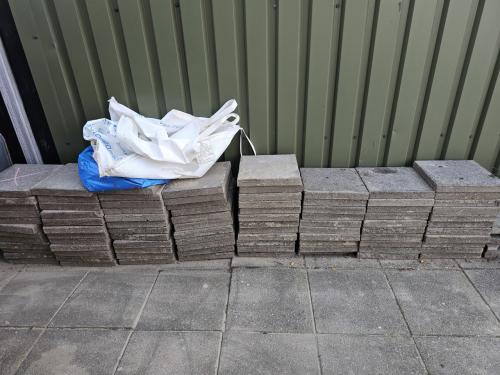 GRATIS AF TE HALEN betontegels 40x40cm