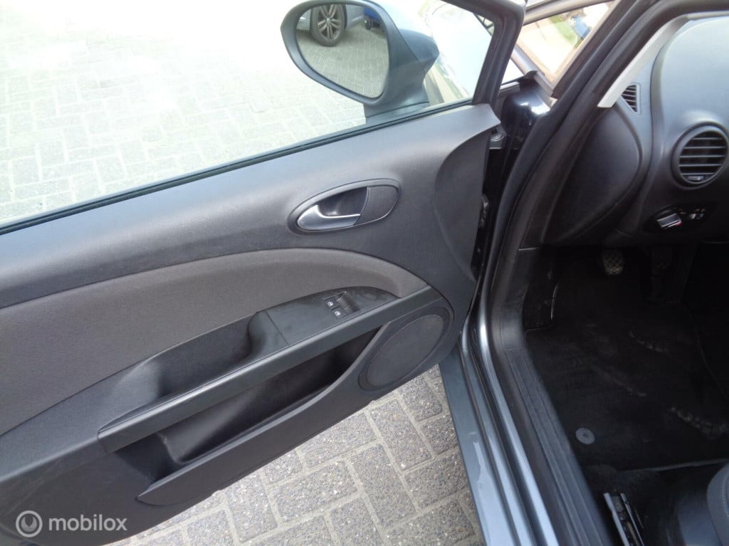 Seat Leon 1.2 tsi ecomotive copa/airco/lm velgen/trekhaak/nieuwe ketting!