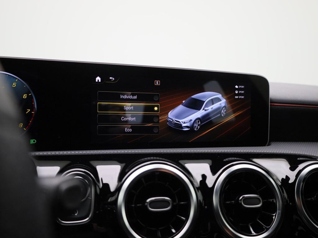 Mercedes-Benz A-Klasse 180 advantage | automaat | virtual cockpit | camera 