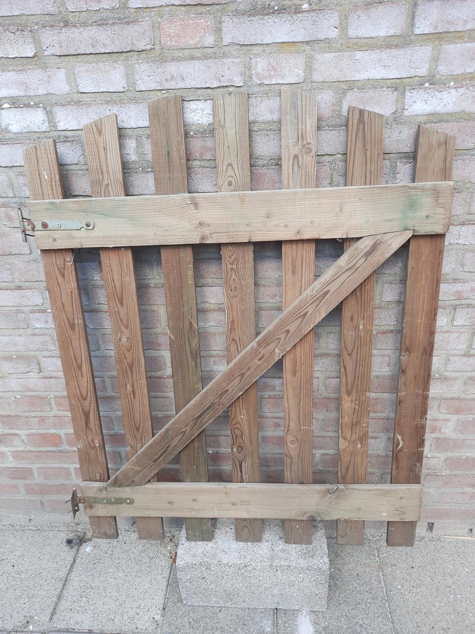 Houten afscheidingshekje