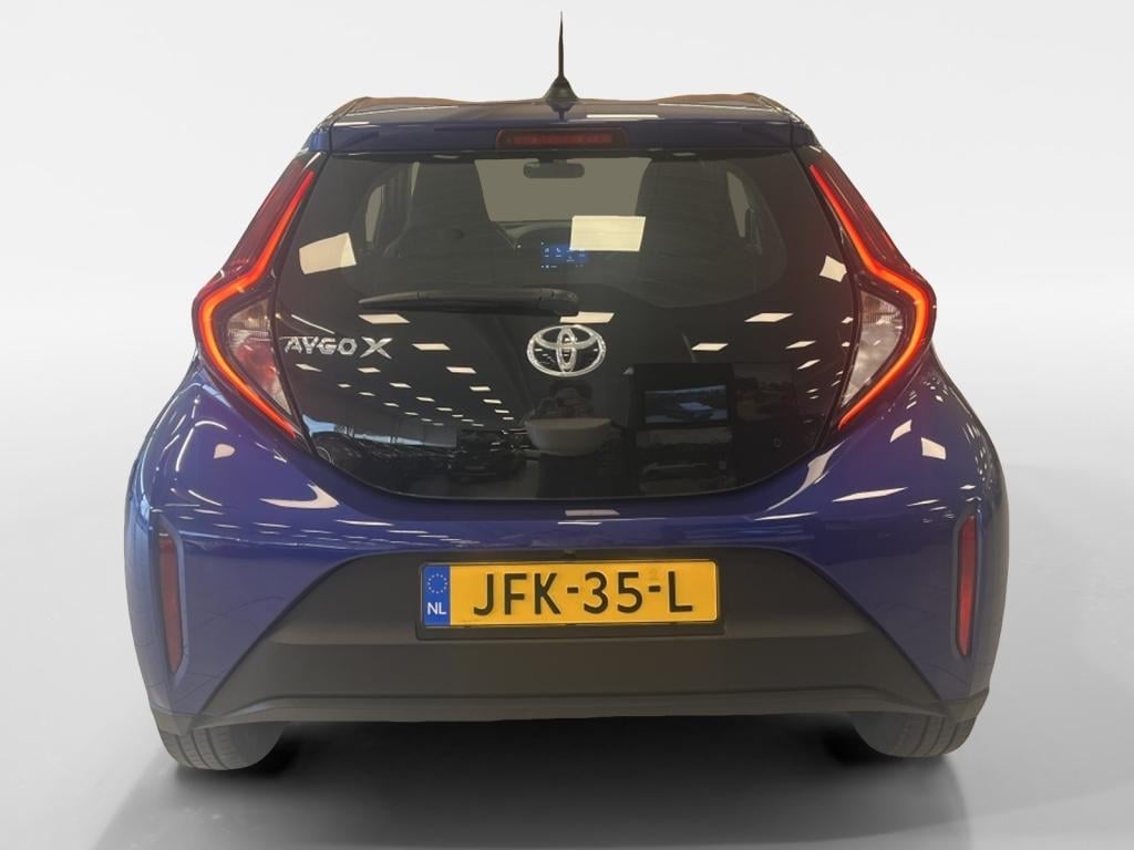 Toyota Aygo X 1.0 vvt-i mt play