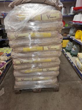 Alle Pluimveevoeders slechts € 10,00 per stuk