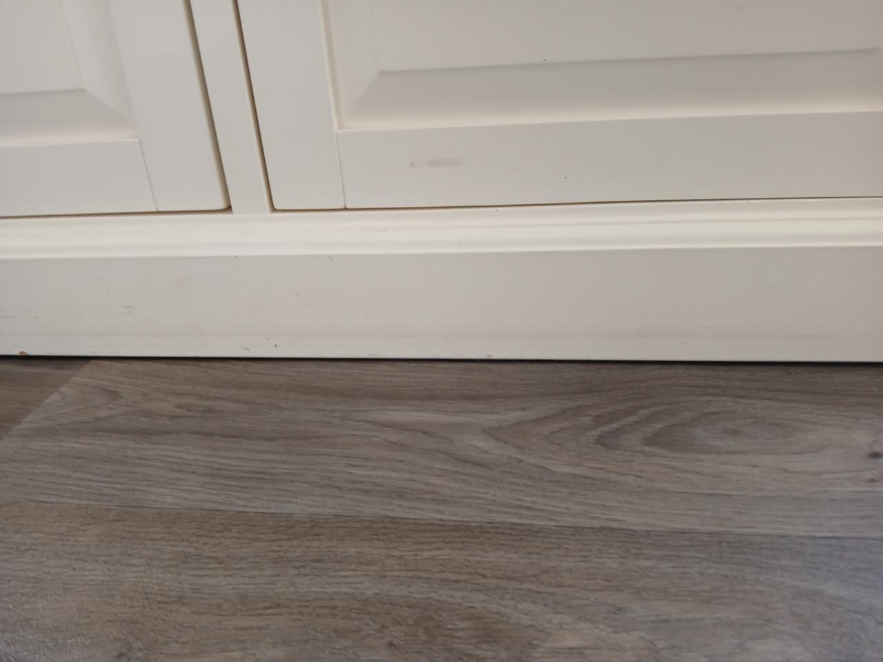 Leuk Dressoir + losse spiegel 102cm breed