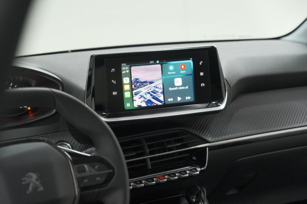 Peugeot 208 puretech 100 allure pack | camera | apple carplay | stoelverwar