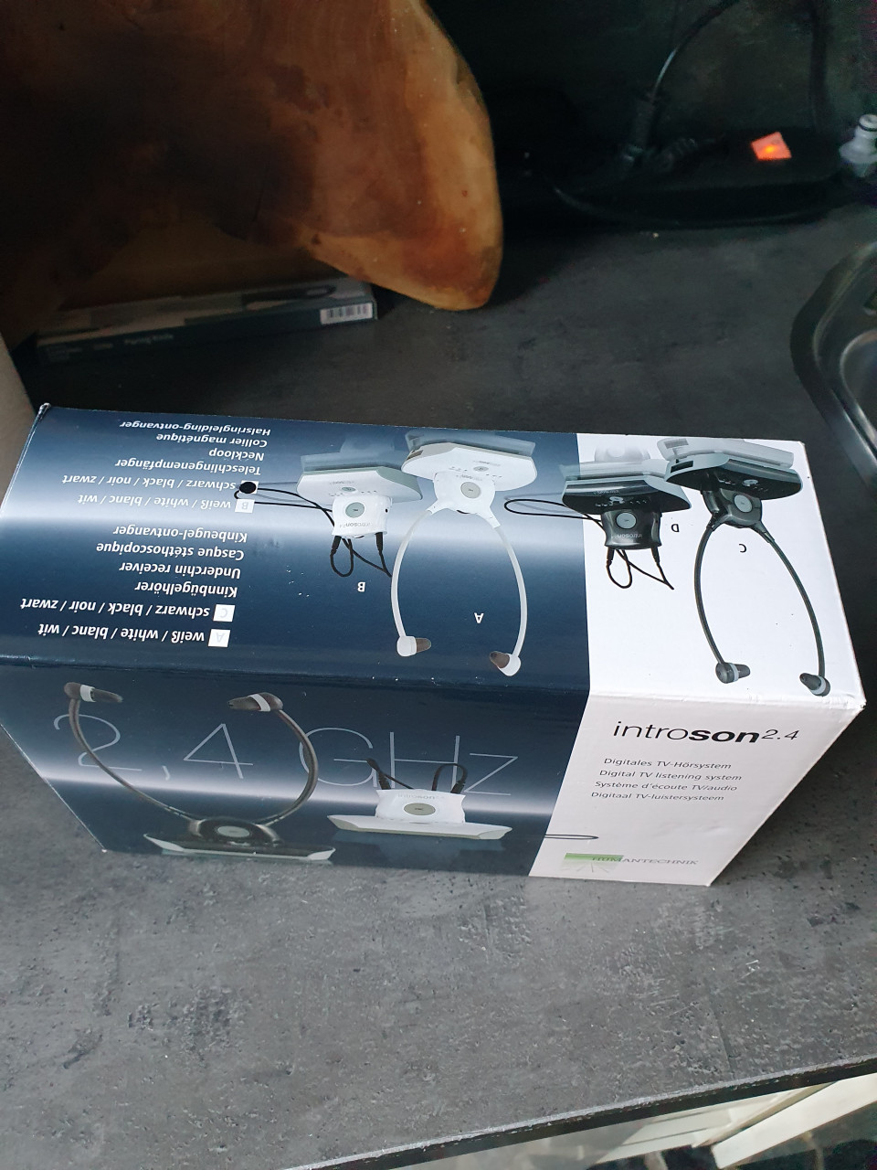 Nieuw Introson 2,4 GHz draadloos TV luister-systeem van Hoorexpert BV...