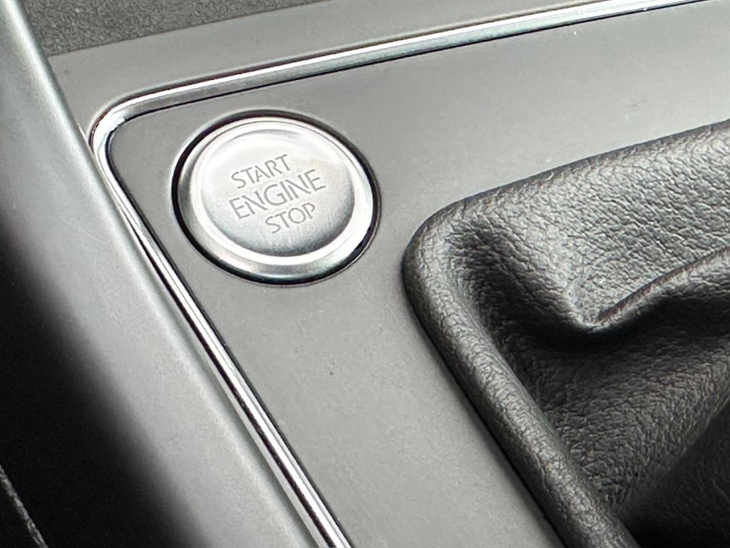 Volkswagen Touran 1.5 tsi comfortline 7-persoons | keyless | navi | camera 