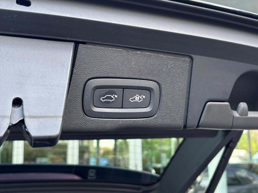 Volvo XC60 2.0 t6 plug-in hybrid 398pk aut awd black edition| facelift| pan