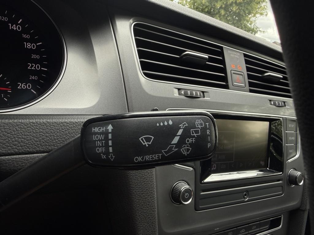 Volkswagen Golf 1.2 tsi easyline - goed onderhouden -