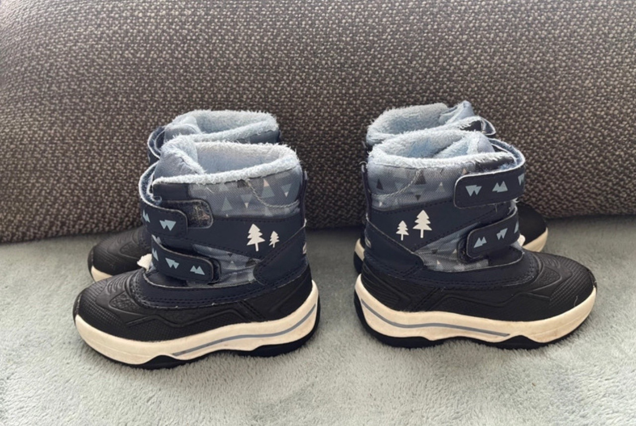 Sneeuwlaarsjes / snowboots maat 22/23