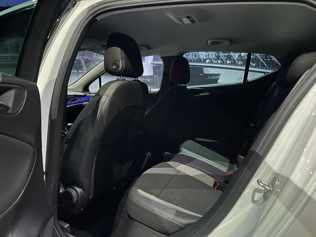 Opel Astra 1.2 business edition *apple/andriod*camera*clima*trekhaak