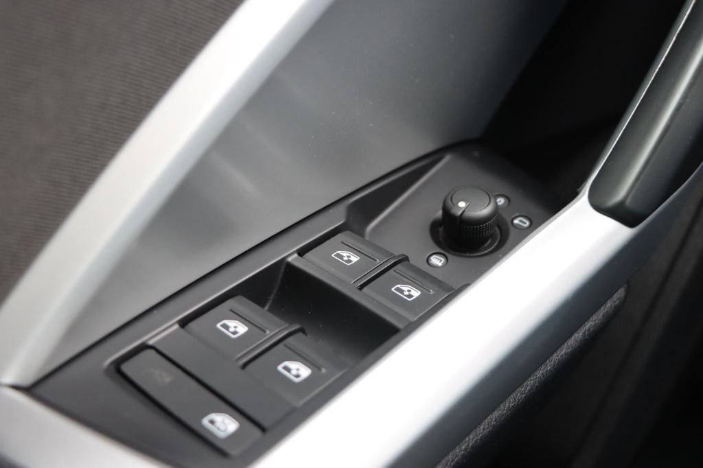 Audi Q3 35 tfsi pro line business